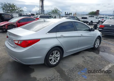 2013 Hyundai Sonata Gls z USA, uszkodzony, nr VIN 5NPEB4AC5DH696878